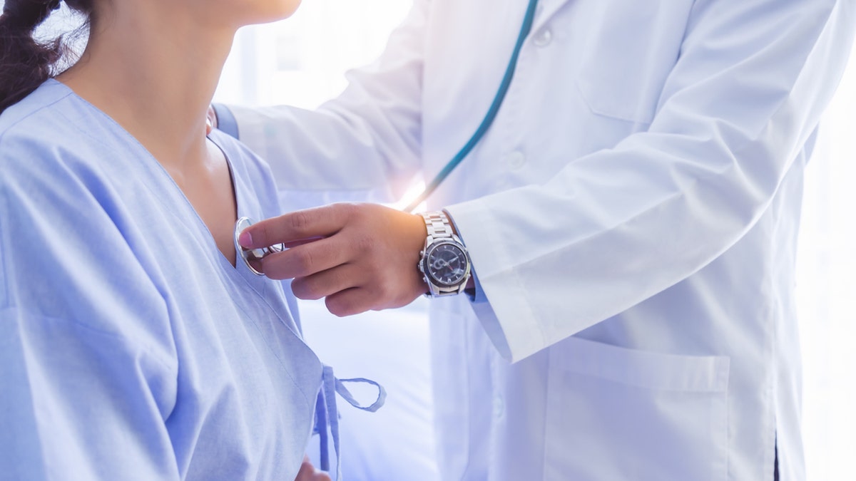 Woman heart doctor