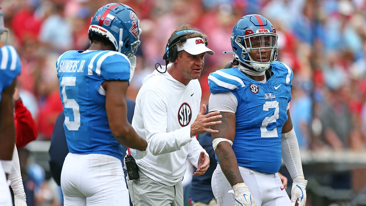 Lane Kiffin in action